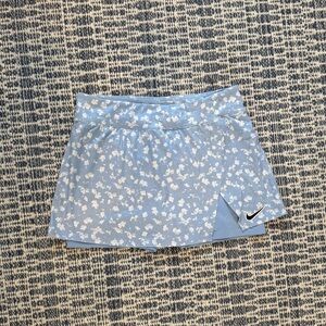 Nike floral tennis skirt sz Md